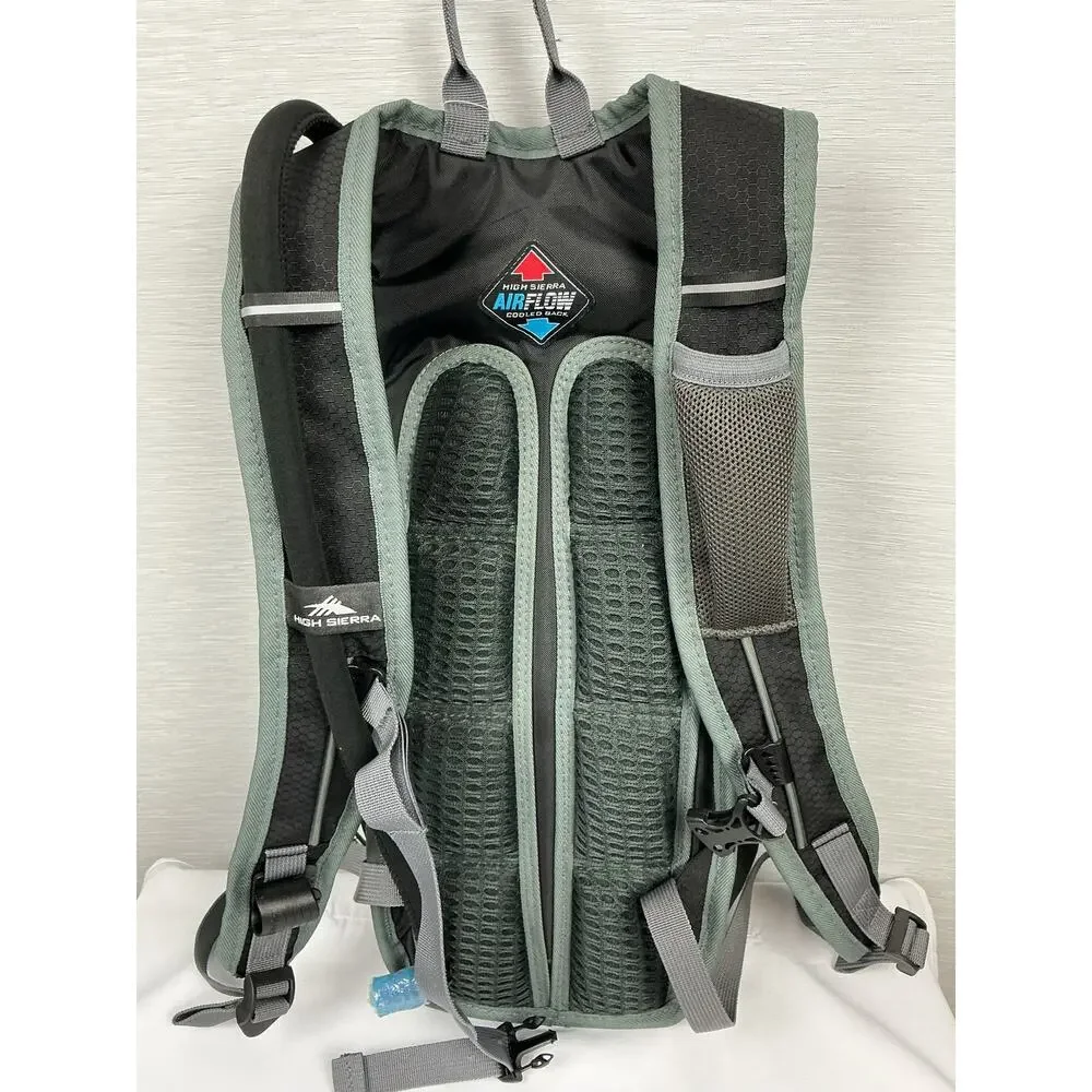 NWT High Sierra Black Expandable Hydration Pack 2L